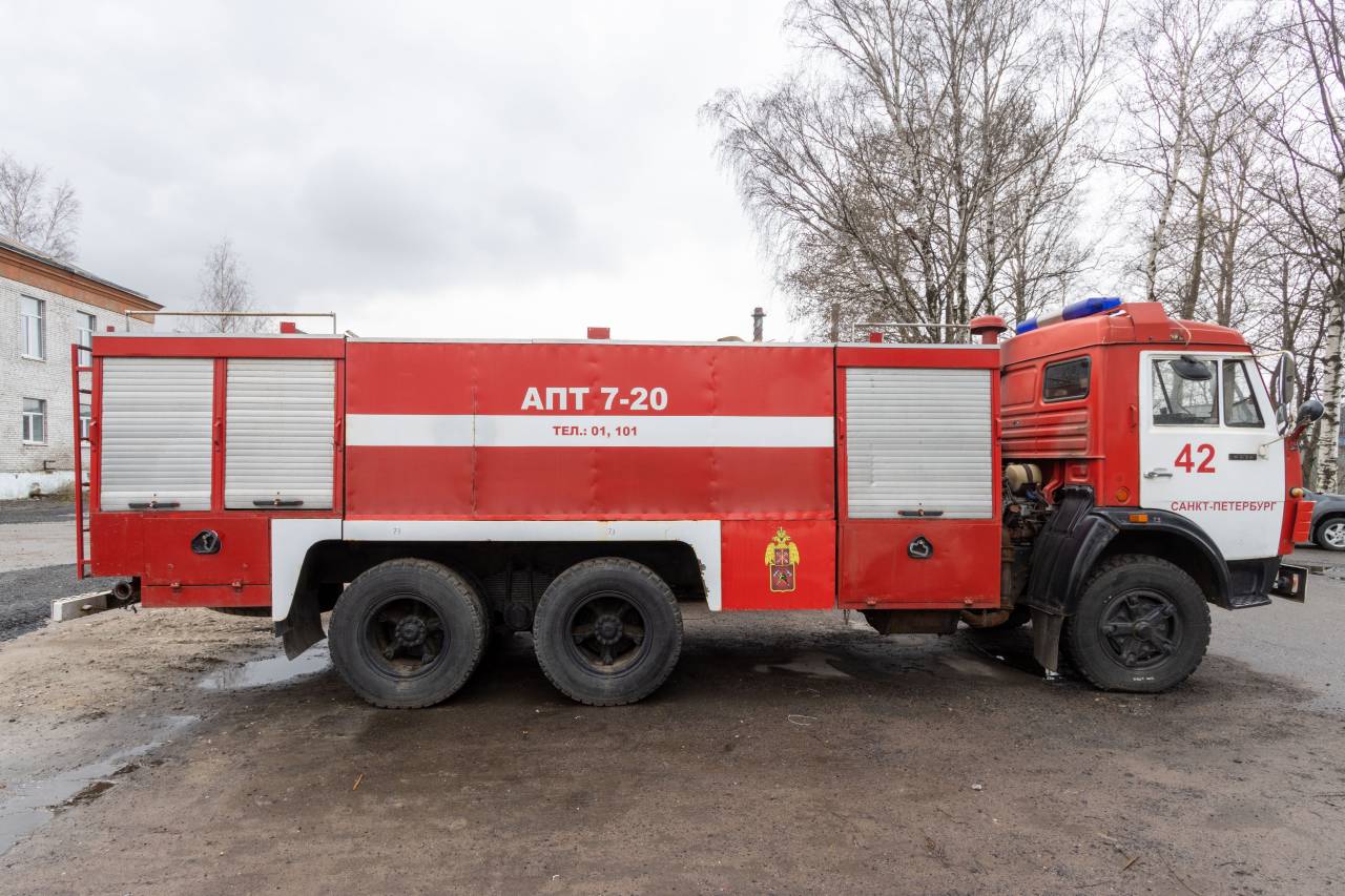 Пожарный автомобиль воздушно-пенного тушения АВ-20 (КамАЗ 53213) ПМ-525_В  481 ОК78, 2000 года выпуска